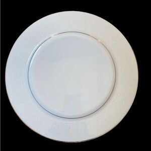 Salem American Limoges Heritage Collection Lace Bouquet - 10" DINNER PLATE